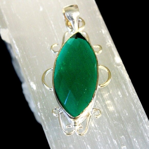 Y2K Curvy 925 Cushion Cut Crystal Pendant - Picture 2 of 4